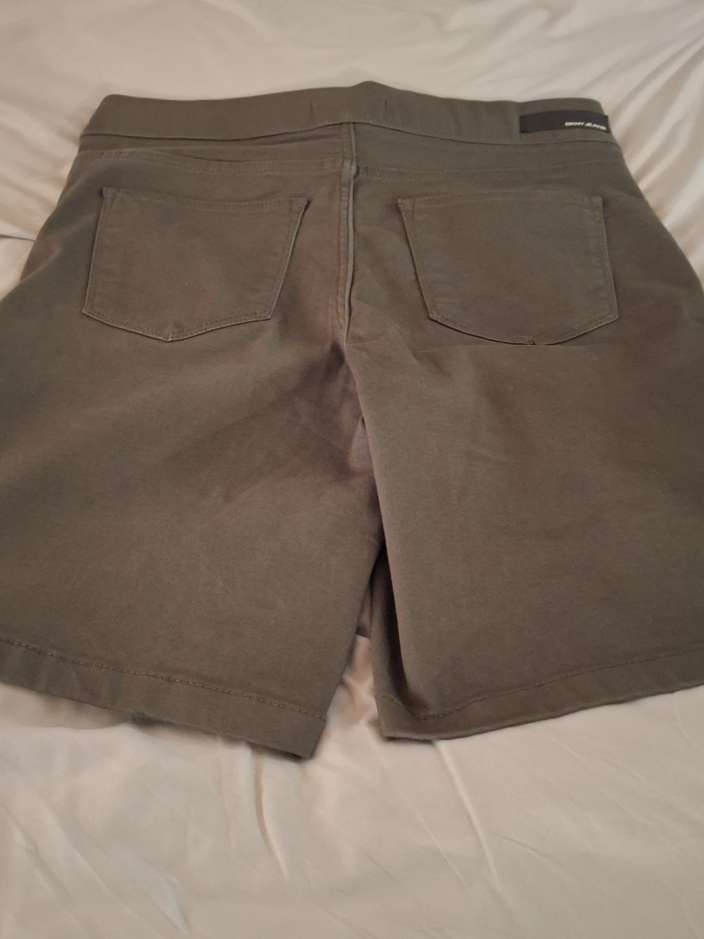 DKNY Jeans Olive Green Women’s Stretch Bermuda Shorts - Picture 6 of 9